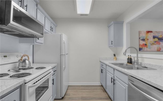 909 Lakeside CT, Suffolk, VA 23435