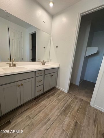 13392 W EAGLE FEATHER Road, Peoria, AZ 85383