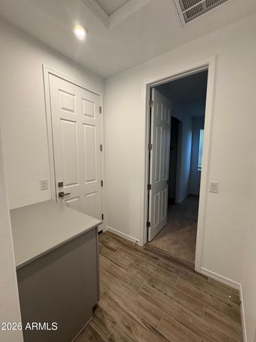 13392 W EAGLE FEATHER Road, Peoria, AZ 85383