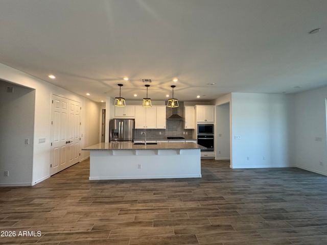 13392 W EAGLE FEATHER Road, Peoria, AZ 85383