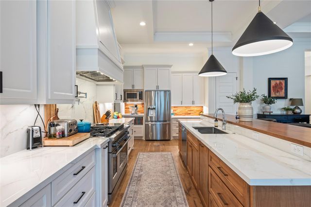2005 Yellowstone Trail, Friendswood, TX 77546
