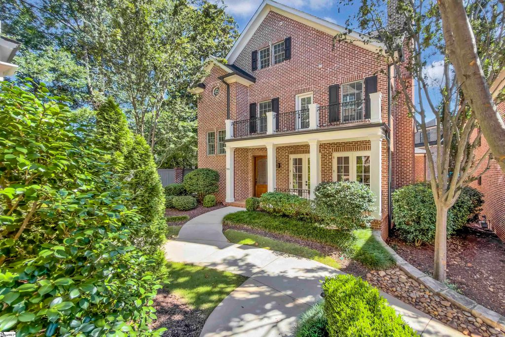 Image 1 of property listing at 705 E Mcbee Avenue, Greenville, SC 29601
