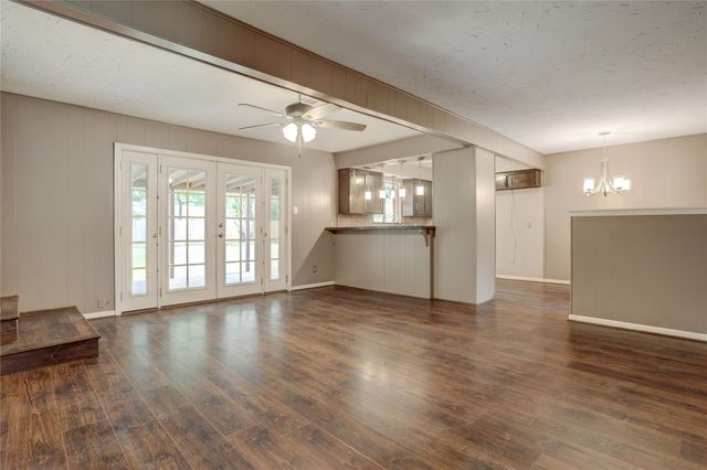 9631 Fairdale Lane, Houston, TX 77063