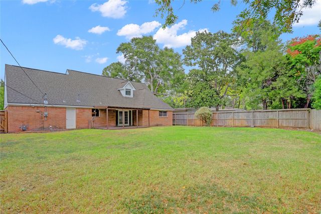 9631 Fairdale Lane, Houston, TX 77063