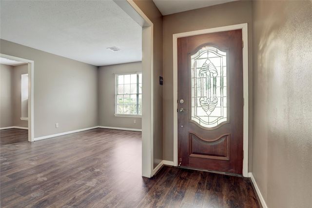 9631 Fairdale Lane, Houston, TX 77063