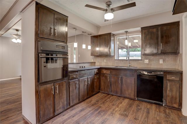 9631 Fairdale Lane, Houston, TX 77063