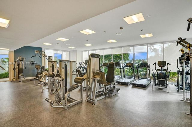 20281 E Country Club Dr 615, Aventura, FL 33180