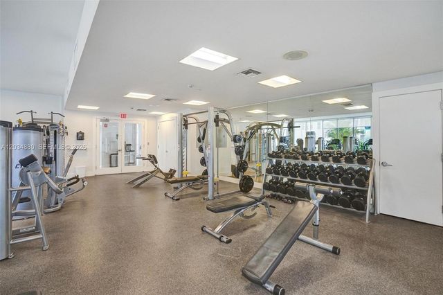 20281 E Country Club Dr 615, Aventura, FL 33180