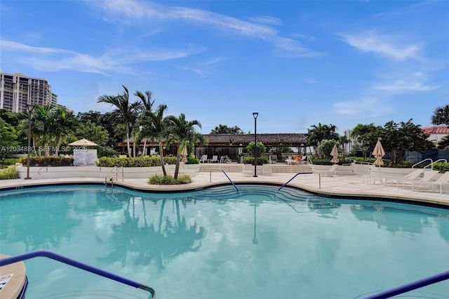 20281 E Country Club Dr 615, Aventura, FL 33180