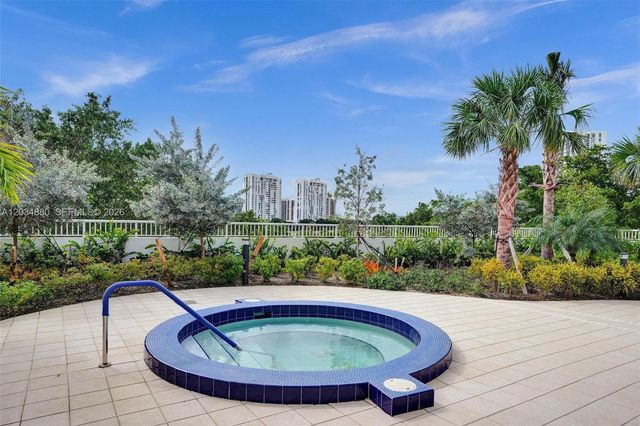 20281 E Country Club Dr 615, Aventura, FL 33180