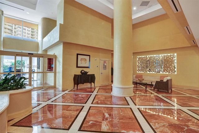 20281 E Country Club Dr 615, Aventura, FL 33180
