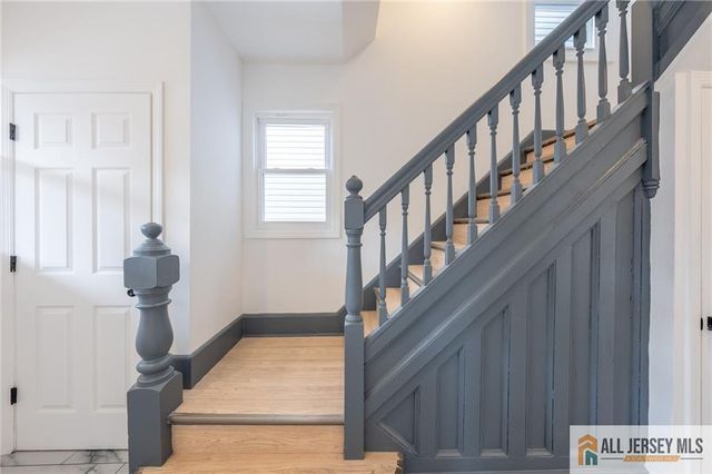 32 Palm Street, Newark, NJ 07106