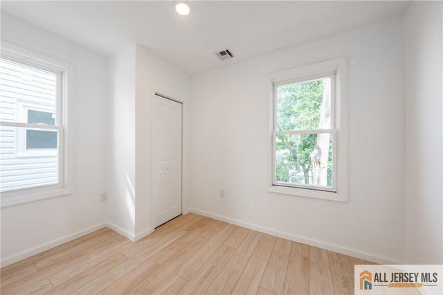 32 Palm Street, Newark, NJ 07106