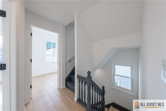 32 Palm Street, Newark, NJ 07106