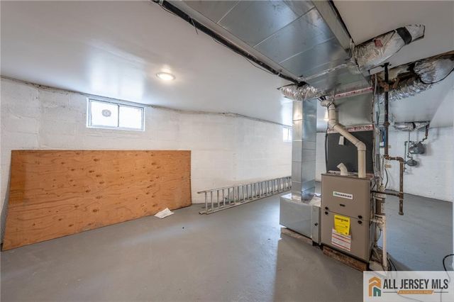 32 Palm Street, Newark, NJ 07106