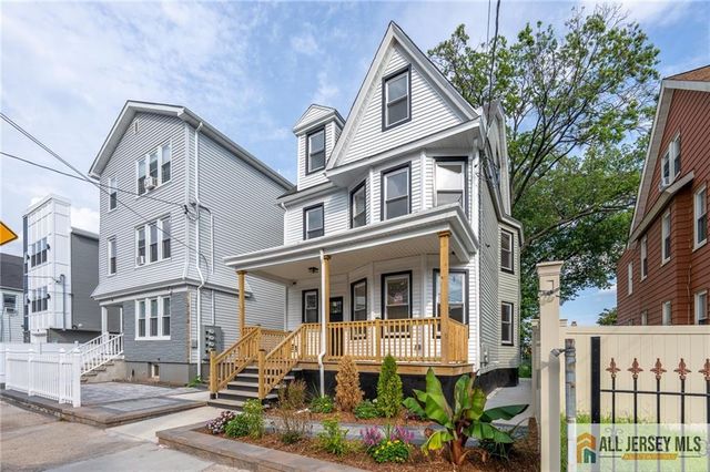 32 Palm Street, Newark, NJ 07106