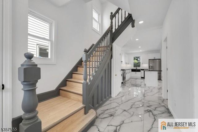 32 Palm Street, Newark, NJ 07106