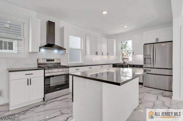 32 Palm Street, Newark, NJ 07106