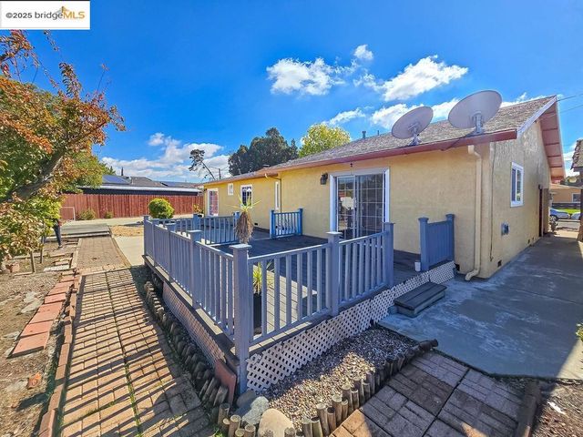 1651 Michael Dr, Pinole, CA 94564