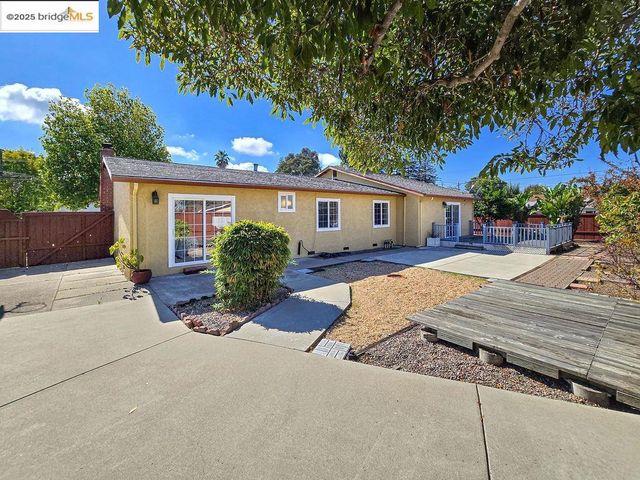 1651 Michael Dr, Pinole, CA 94564