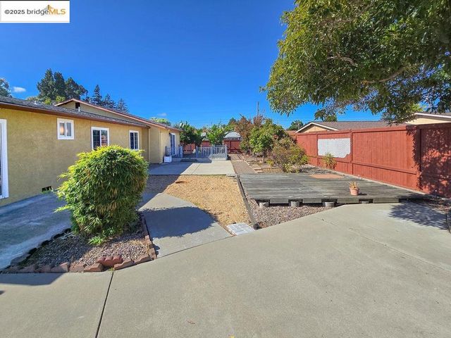 1651 Michael Dr, Pinole, CA 94564