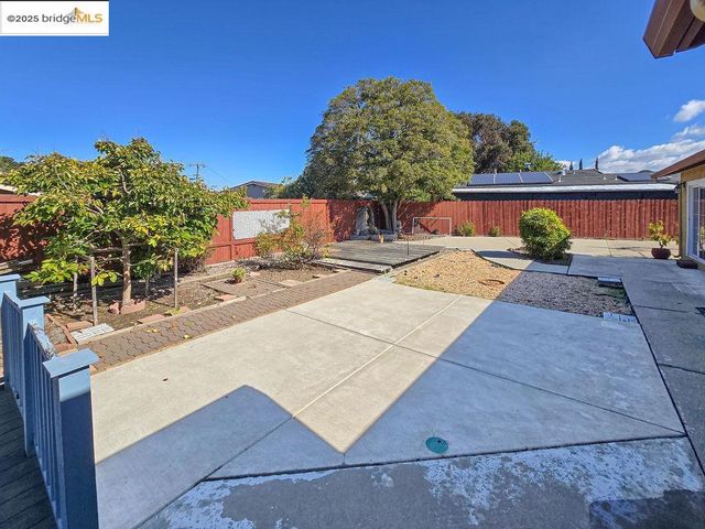 1651 Michael Dr, Pinole, CA 94564
