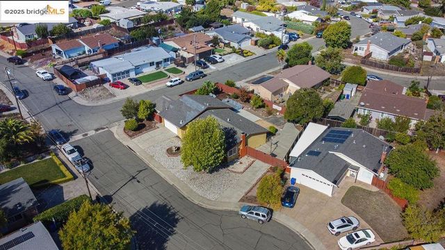 1651 Michael Dr, Pinole, CA 94564