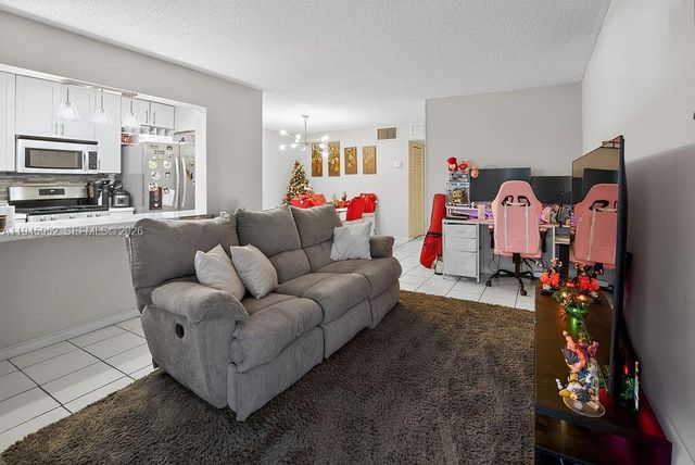 20311 NE 2nd Ave 15, Miami, FL 33179