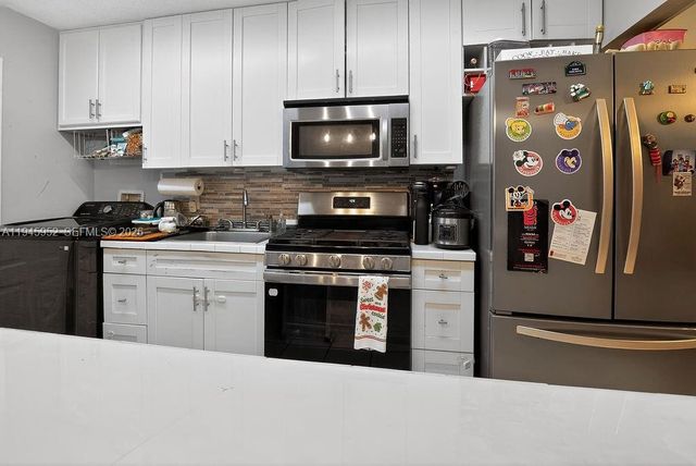 20311 NE 2nd Ave 15, Miami, FL 33179