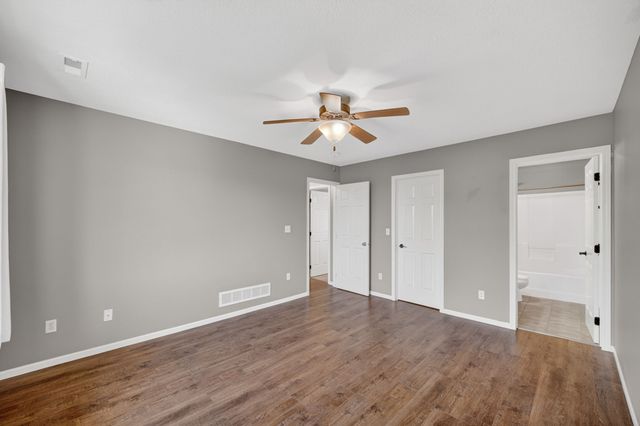 3009 SE Glenstone Drive, Grimes, IA 50111