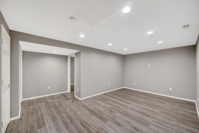 3009 SE Glenstone Drive, Grimes, IA 50111