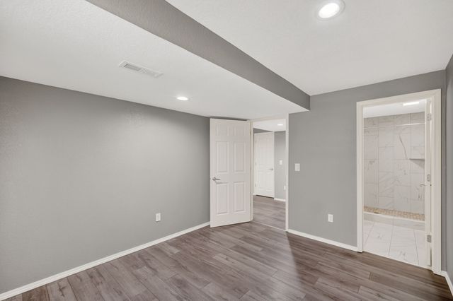 3009 SE Glenstone Drive, Grimes, IA 50111