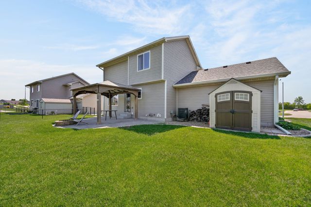 3009 SE Glenstone Drive, Grimes, IA 50111