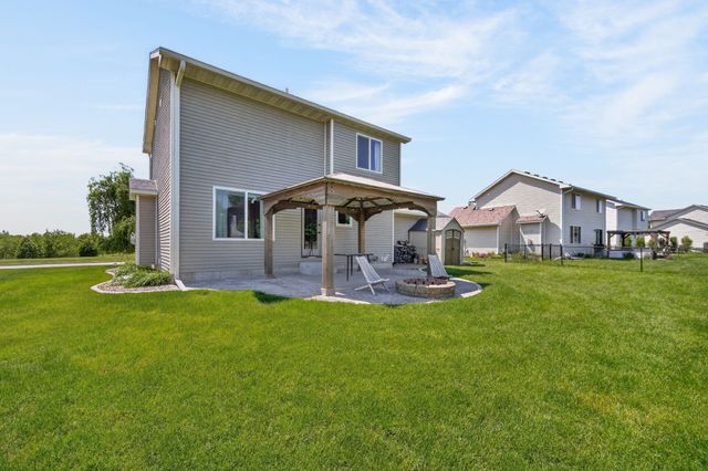 3009 SE Glenstone Drive, Grimes, IA 50111