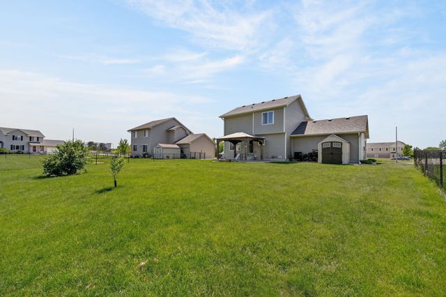 3009 SE Glenstone Drive, Grimes, IA 50111