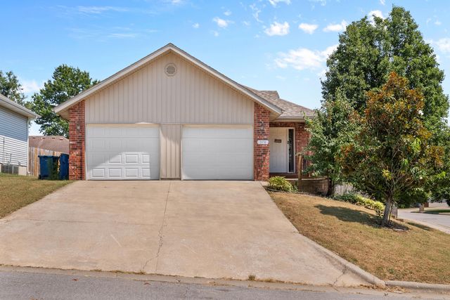 578 S Kingsgate Court, Nixa, MO 65714
