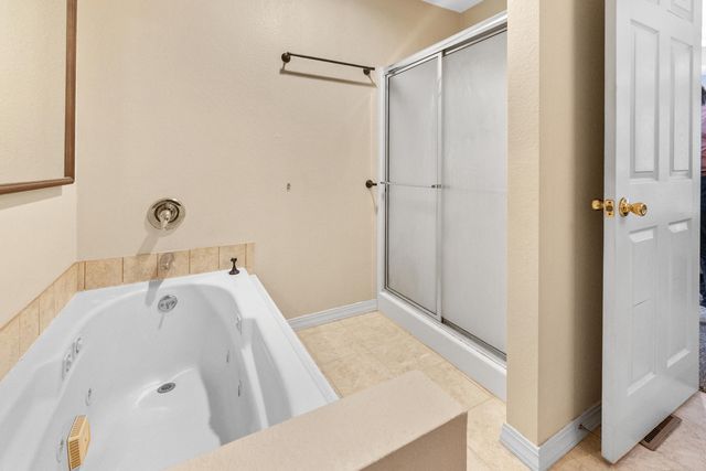 578 S Kingsgate Court, Nixa, MO 65714