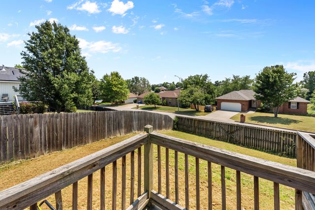 578 S Kingsgate Court, Nixa, MO 65714