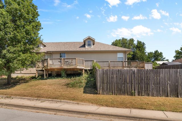 578 S Kingsgate Court, Nixa, MO 65714