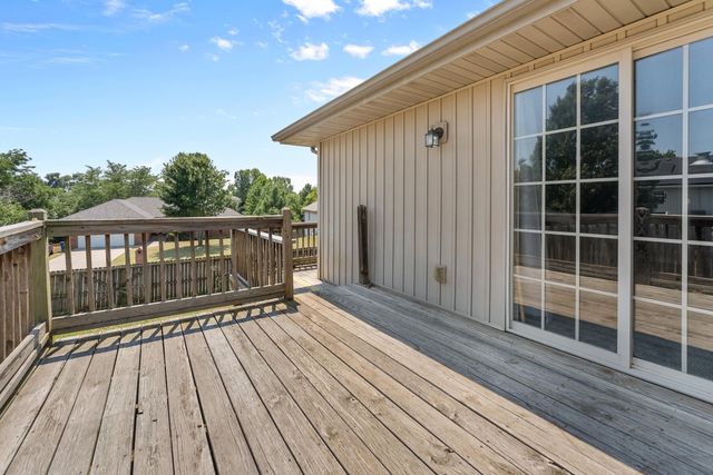 578 S Kingsgate Court, Nixa, MO 65714