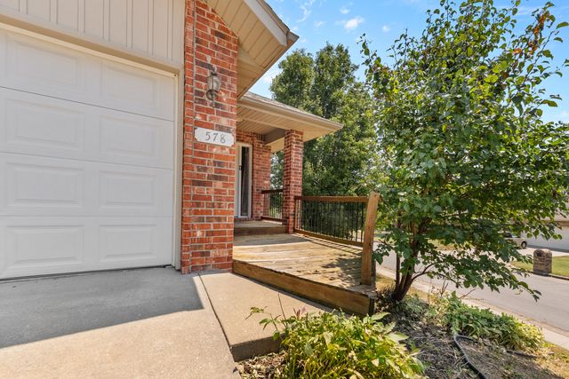 578 S Kingsgate Court, Nixa, MO 65714