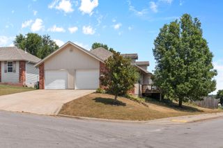 578 S Kingsgate Court, Nixa, MO 65714