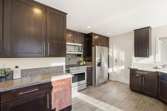 Ellsworth Place, Palo Alto, CA 94306