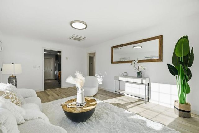 Ellsworth Place, Palo Alto, CA 94306