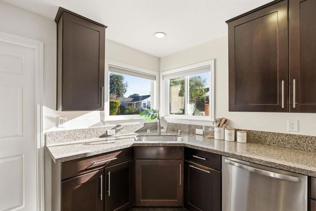 Ellsworth Place, Palo Alto, CA 94306