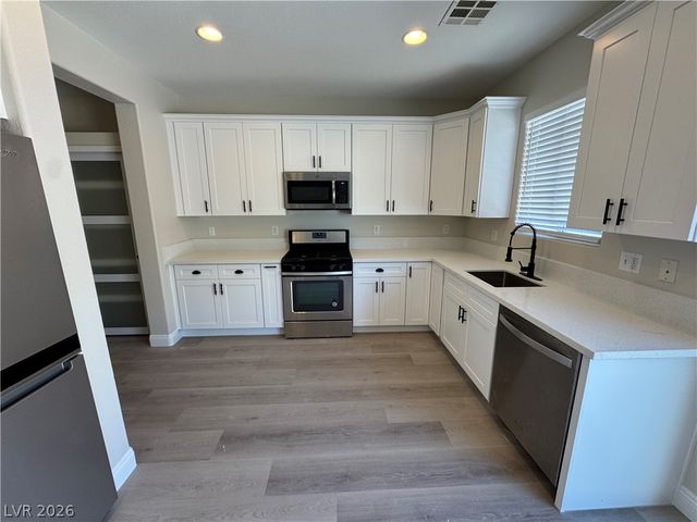 5221 Mountain Garland Lane, North Las Vegas, NV 89081