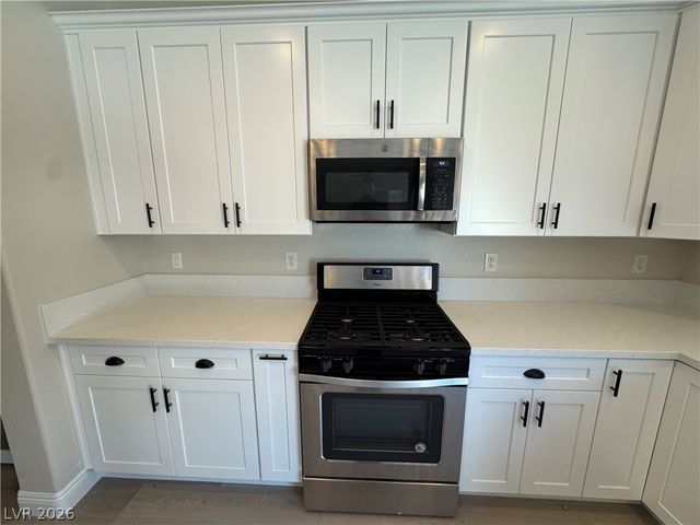 5221 Mountain Garland Lane, North Las Vegas, NV 89081