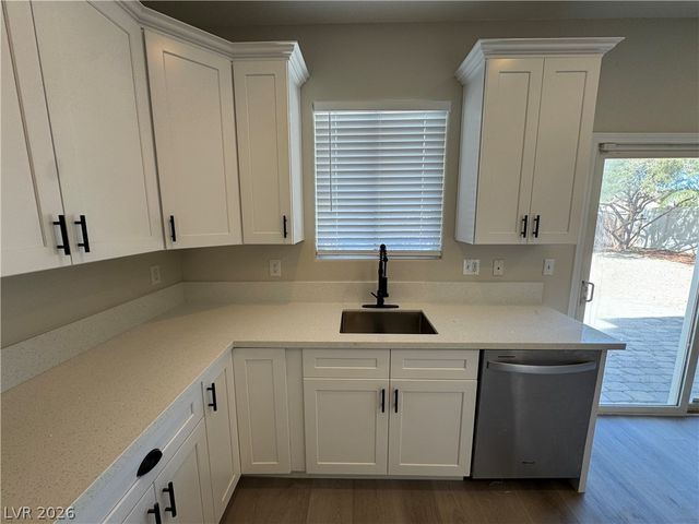 5221 Mountain Garland Lane, North Las Vegas, NV 89081