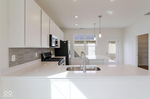 3927 Sandpiper Way, Brownsburg, IN 46112