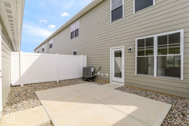 3927 Sandpiper Way, Brownsburg, IN 46112